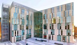 Modescholen in het VK die het overwegen waard zijn